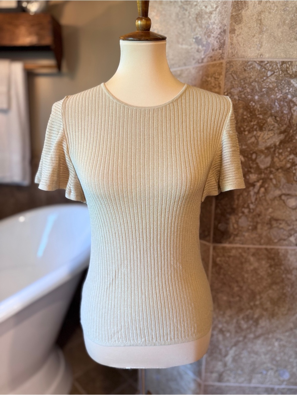 Ann Taylor Cream Ribbed Short Sleeve Knit Top small